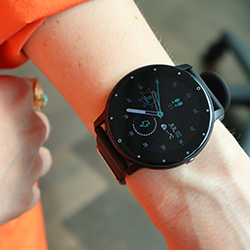 woman wearing OmniWatch